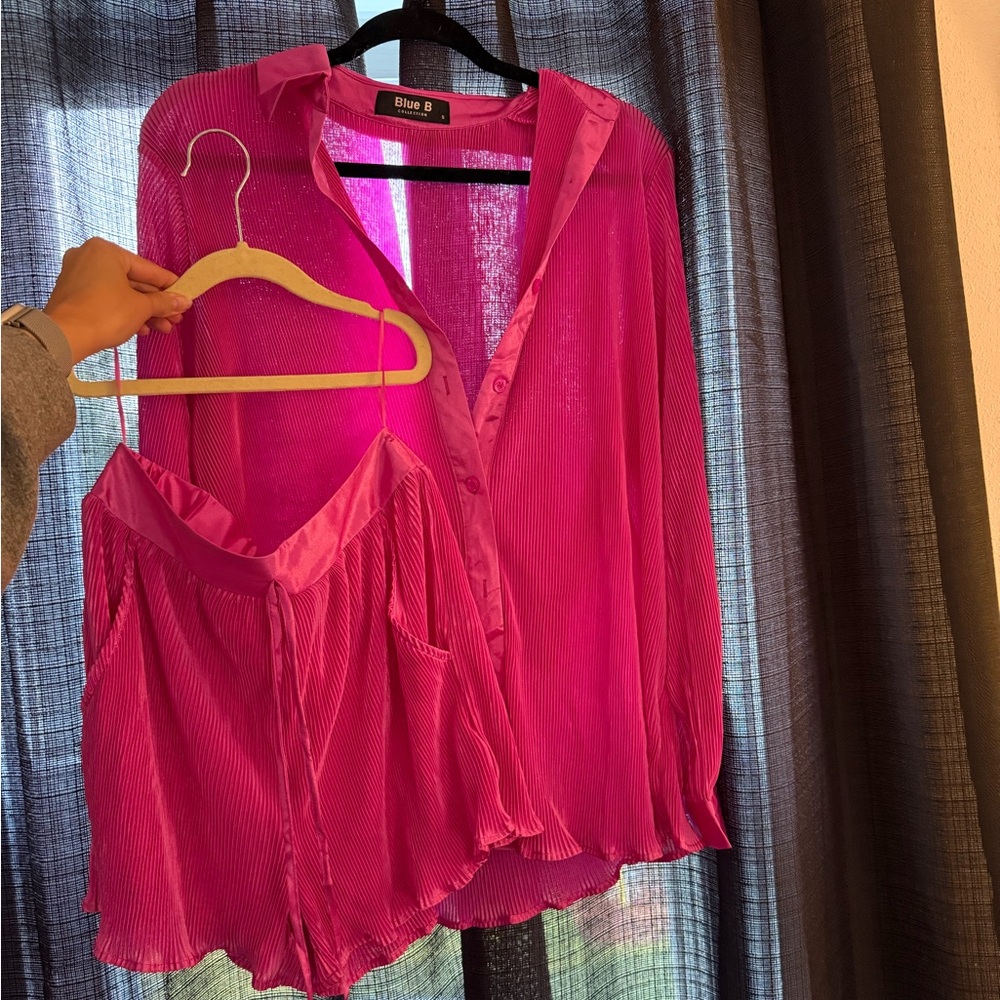 The Post shop fuschia set!